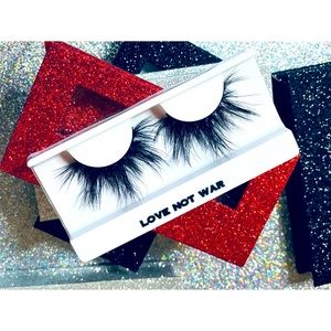 25mm 100%Minx lashes Tweezers and “BLING” case
